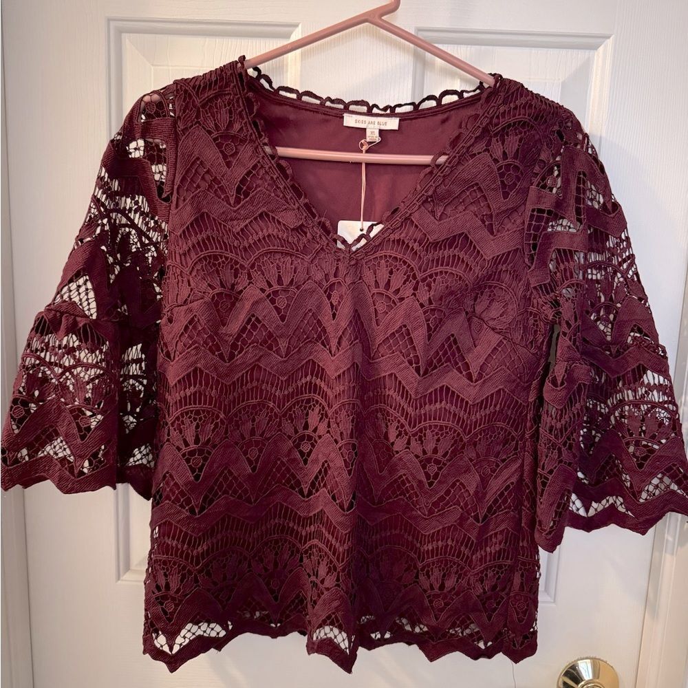 Skies are Blue NWT Burgandy lace like top bell bottom sleeves XS